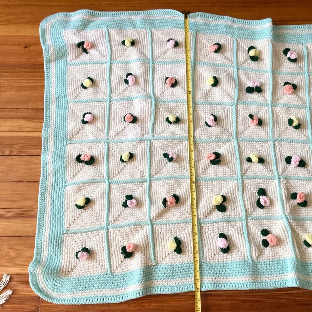 Vintage Rosebud handmade knitted pastel blanket throw